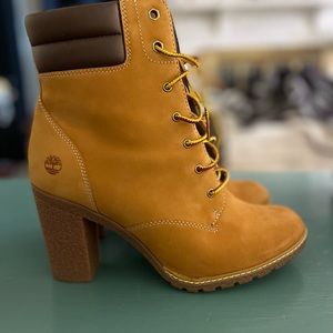 Timberland tillston wheat nubuck boots.